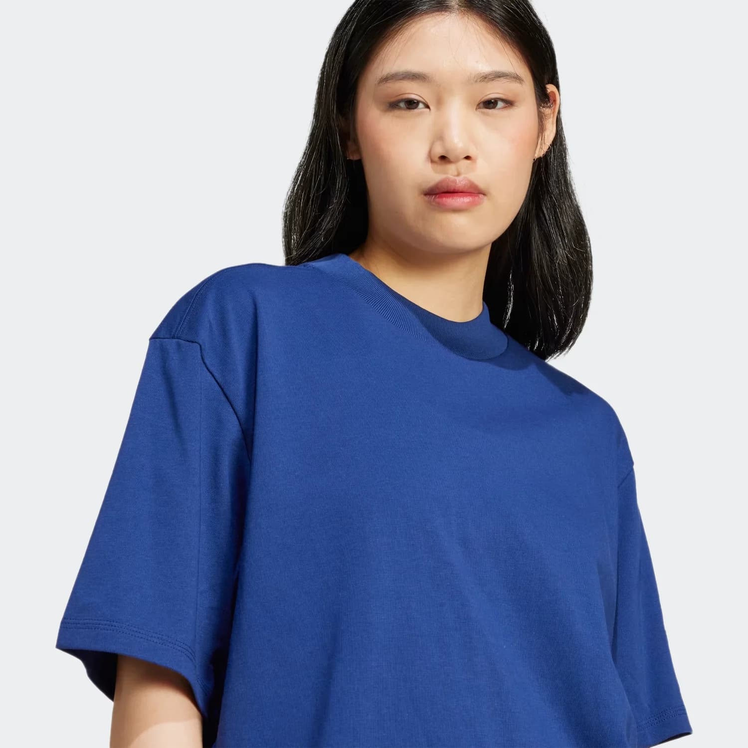 تیشرت زنانه آدیداس مدل Essentials Contemporary Logo Boyfriend T-Shirt — تصویر ۴