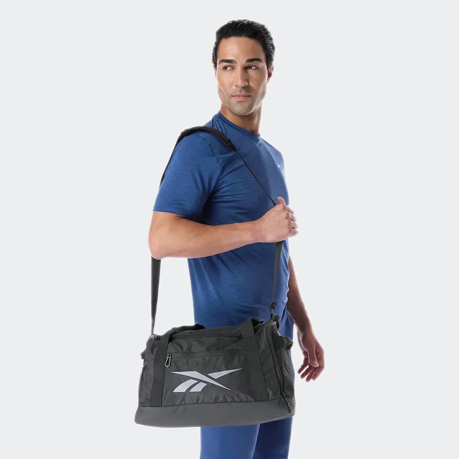 ساک 25 لیتری ریباک مدل Wayland Duffle 40 Black — تصویر ۱۰