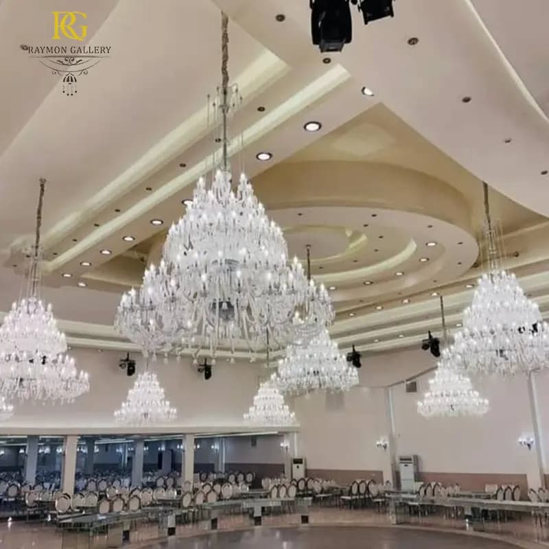 لوستر باکارات سفید یخی طبقاتی کریستالی (86 شاخه) — تصویر ۴