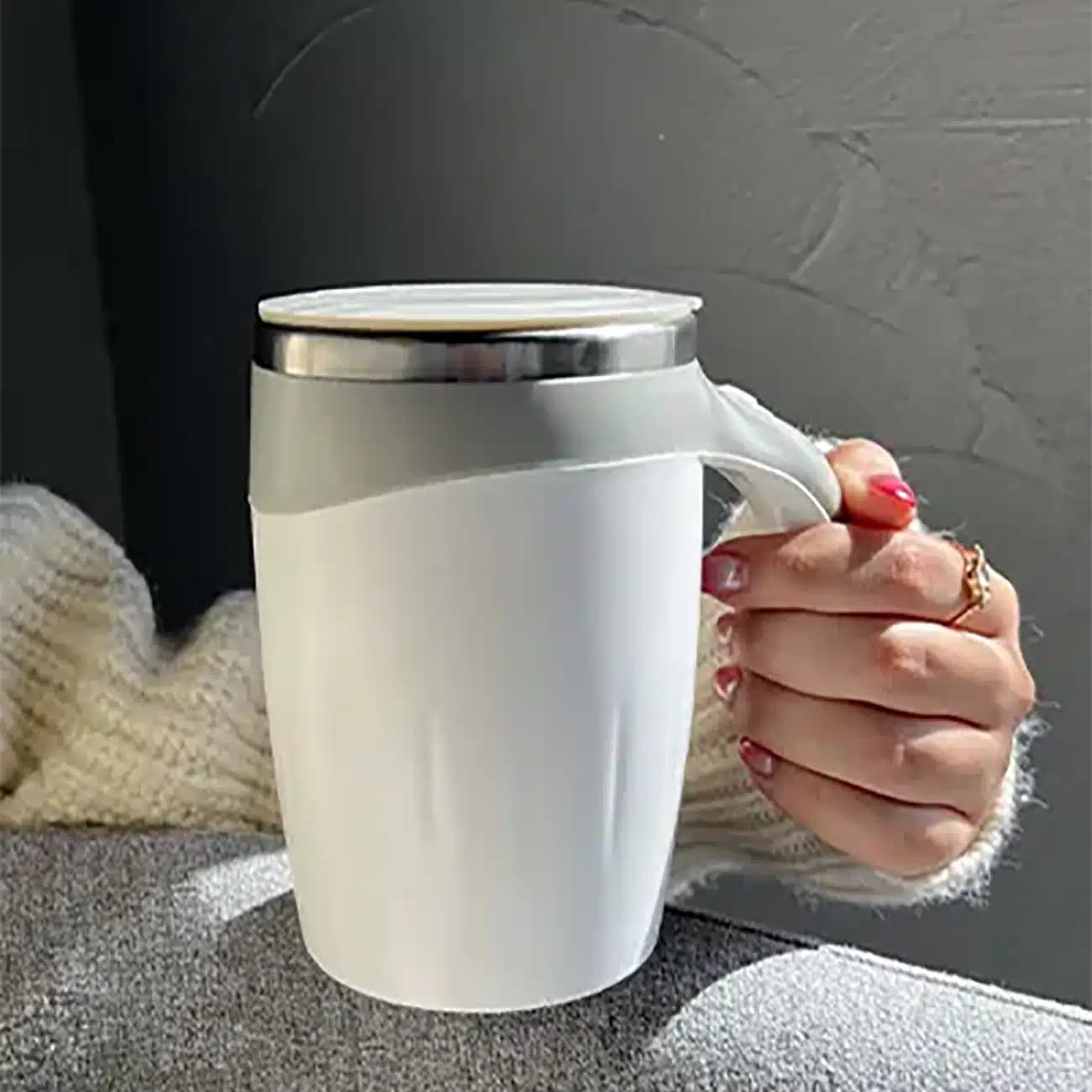 ماگ همزن دار مغناطیسی مدل XQ-168 ظرفیت 380 میلی‌لیتر — تصویر ۳