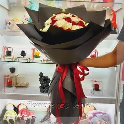 اگر وقت رفتن به گلفروشی را نداری، باکس گل کادویی را اینترنتی سفارش بده — تصویر ۲