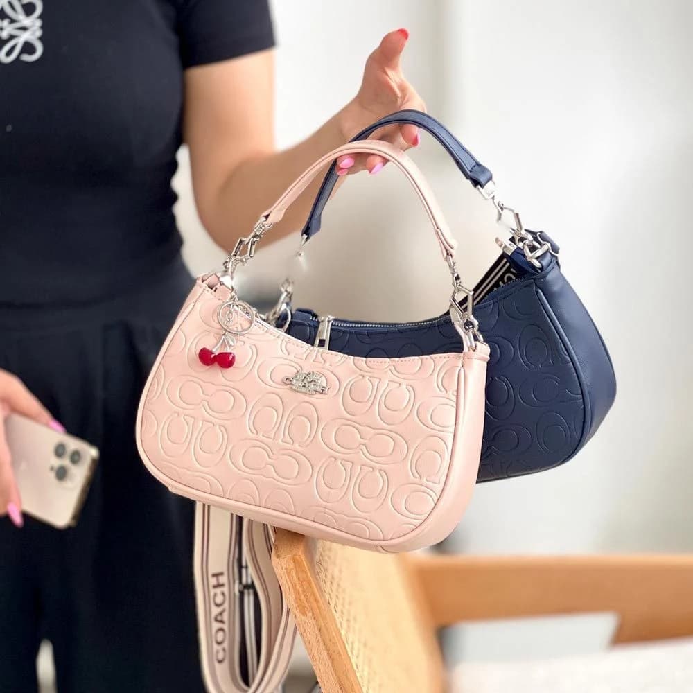 کیف دوشی دستی زنانه COACH مدل 179 — تصویر ۲