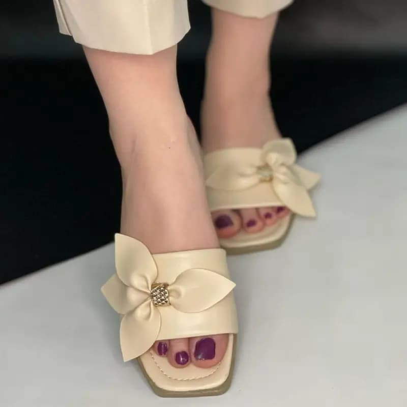 صندل زنانه پاشنه دار گل نیلوفر — تصویر ۹