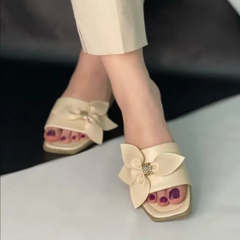 صندل زنانه پاشنه دار گل نیلوفر — تصویر ۸