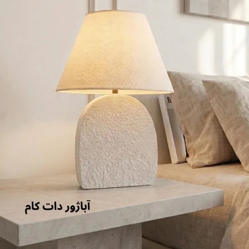 آباژور رومیزی مینیمال مدل تکسچر با بدنه پلی استر کد RD229 — تصویر ۳