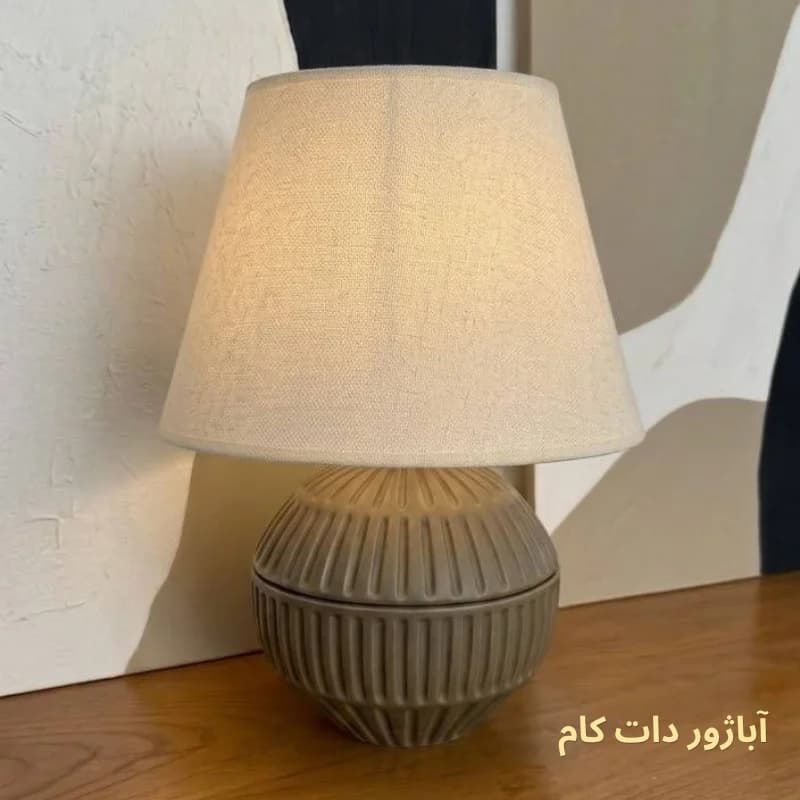 آباژور رومیزی مینیمال و مدرن با بدنه پلی استر کد RD227 — تصویر ۲