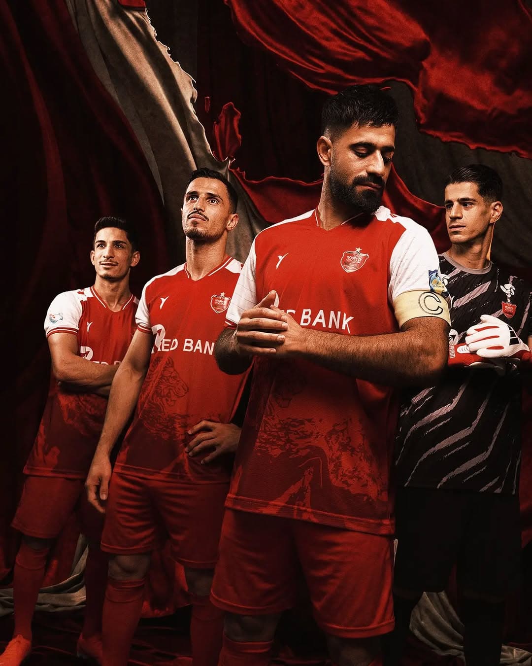 کیت اول پرسپولیس فصل 1406-1405 ورژن هواداری — تصویر ۱۲