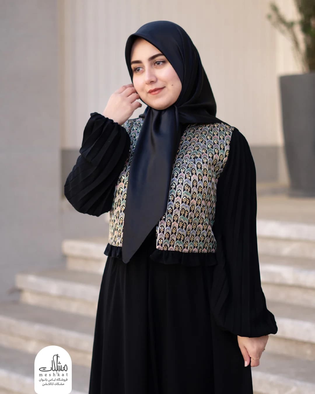 عبا پلیسه و جلیقه