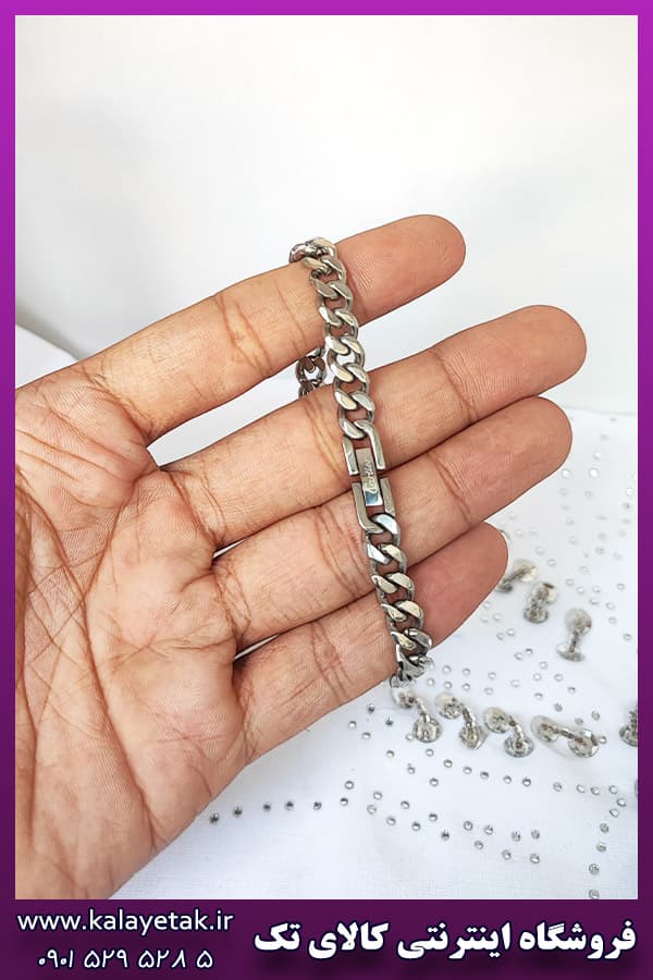 دستبند کارتیه نقره ای قفل کتابی لوگو دار استیل — تصویر ۴