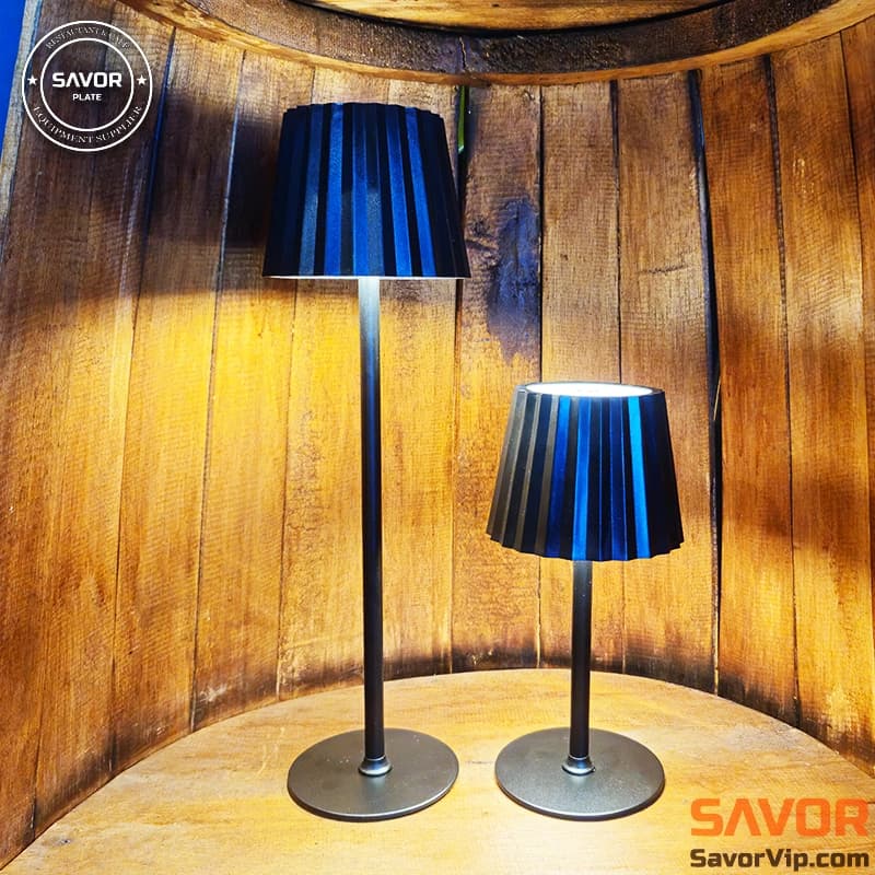 چراغ رومیزی شارژی مدل B51 رنگ مشکی