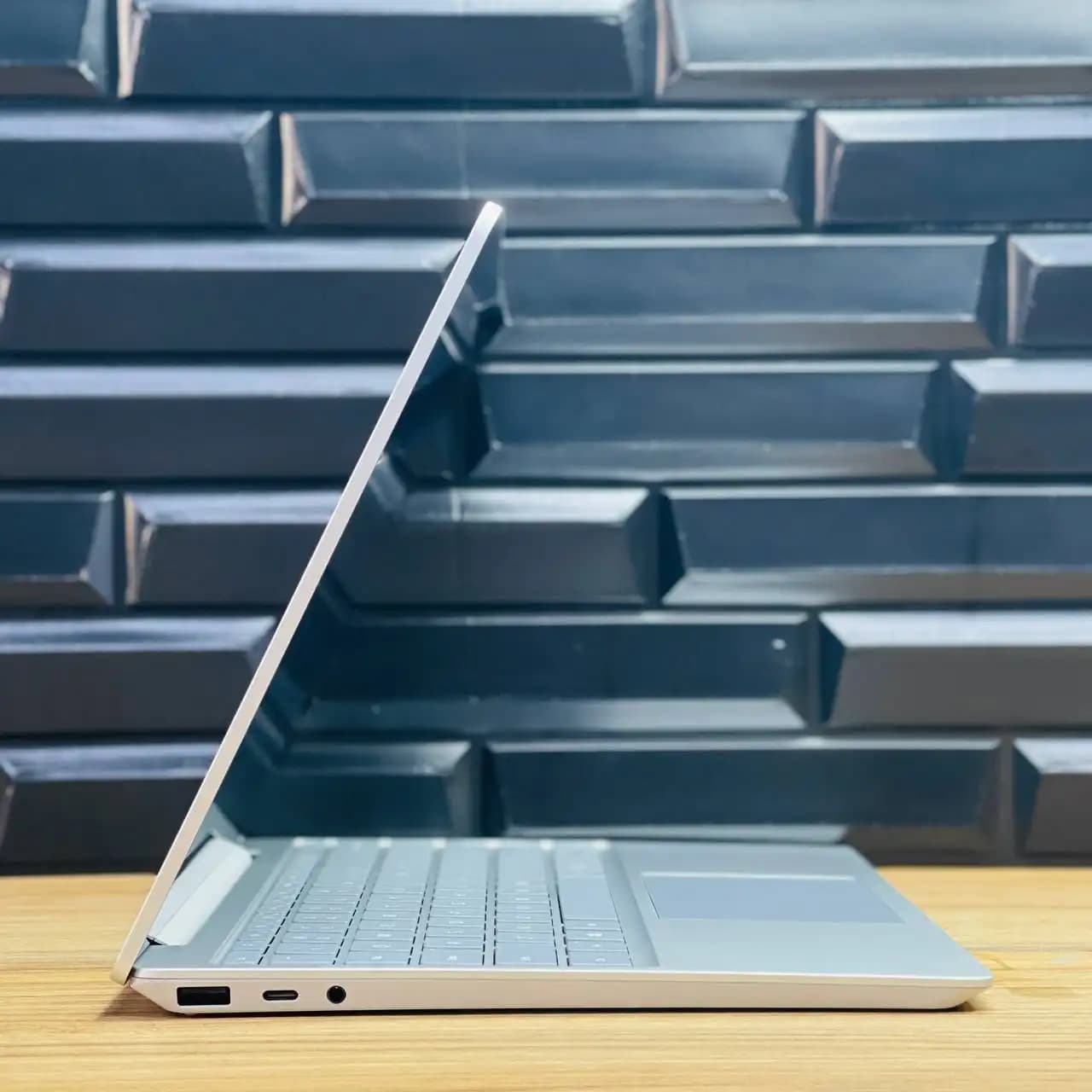 لپ تاپ Surface Laptop Go 1 — تصویر ۴