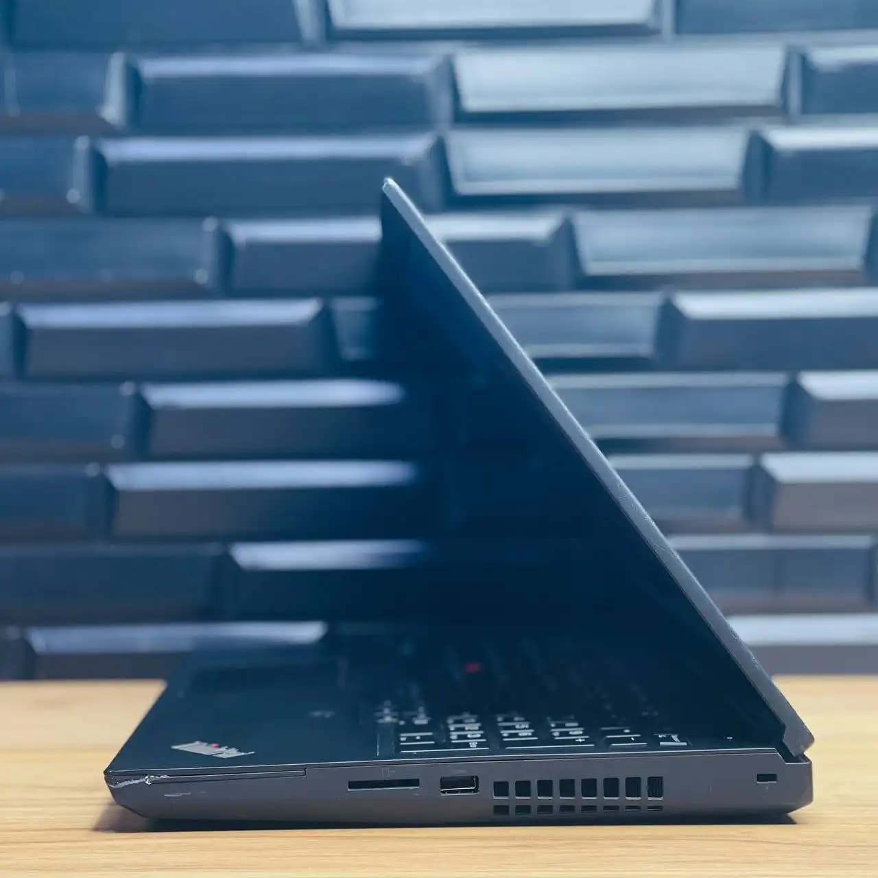 لپ تاپLenovo ThinkPad P50 Gen1 — تصویر ۴