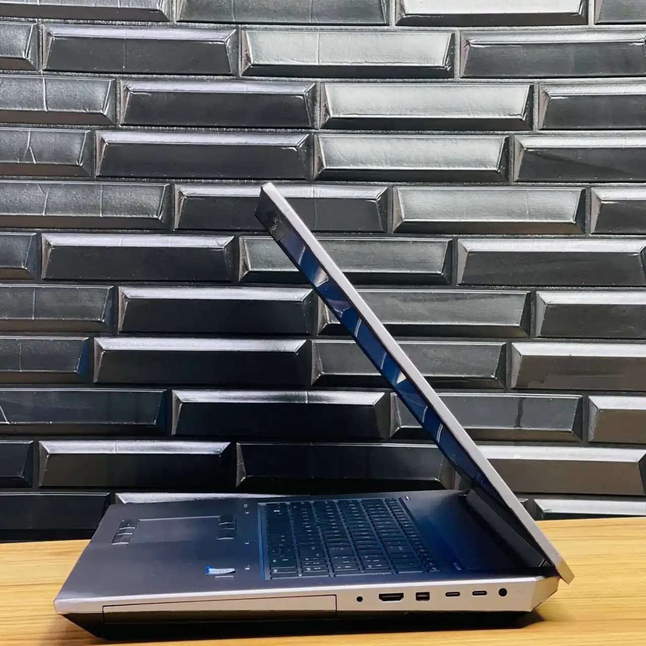 لپ تاپ HP ZBook 17 G5 — تصویر ۱۰