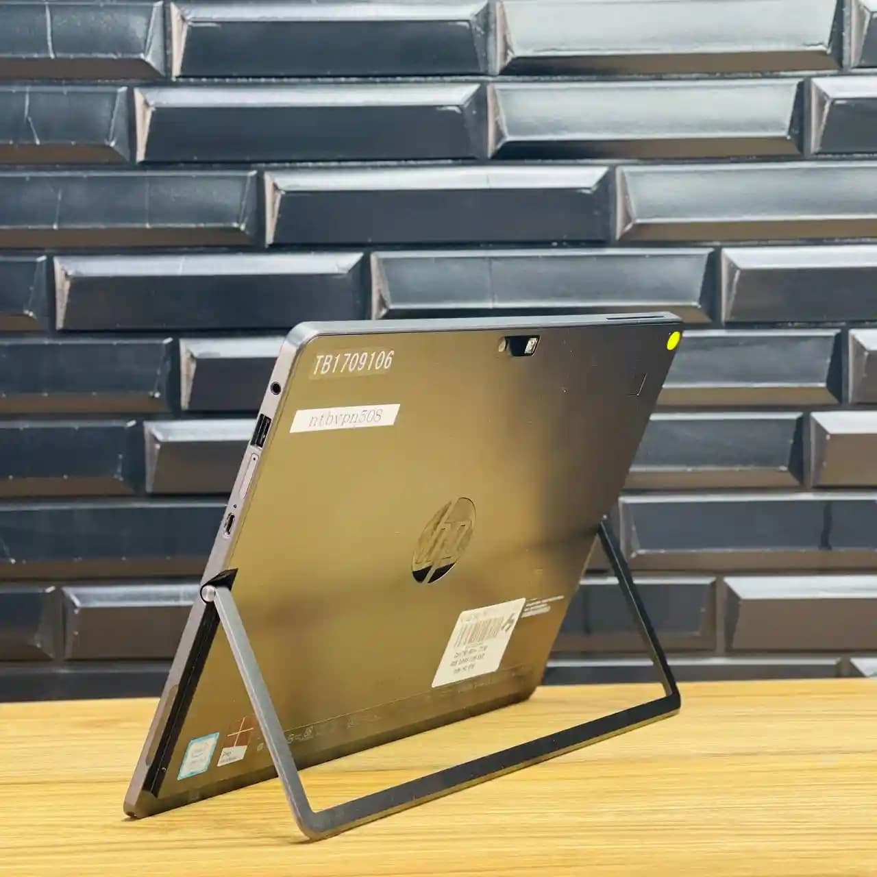 تبلت شو HP Elite x2 1012 G2 — تصویر ۱۰