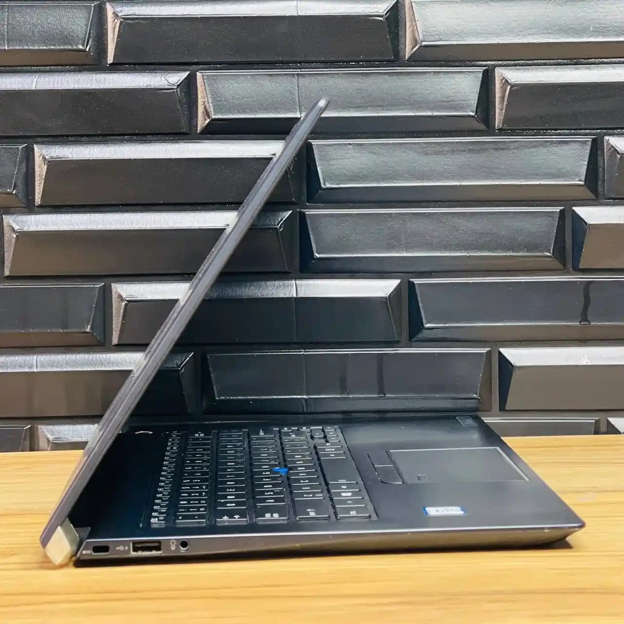 لپ‌تاپ Toshiba Portege X40-F Touch — تصویر ۸