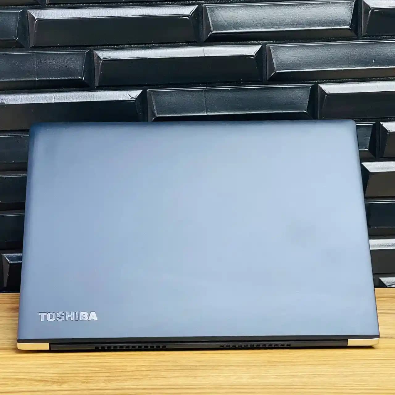 لپ‌تاپ Toshiba Portege X30-E Touch — تصویر ۷