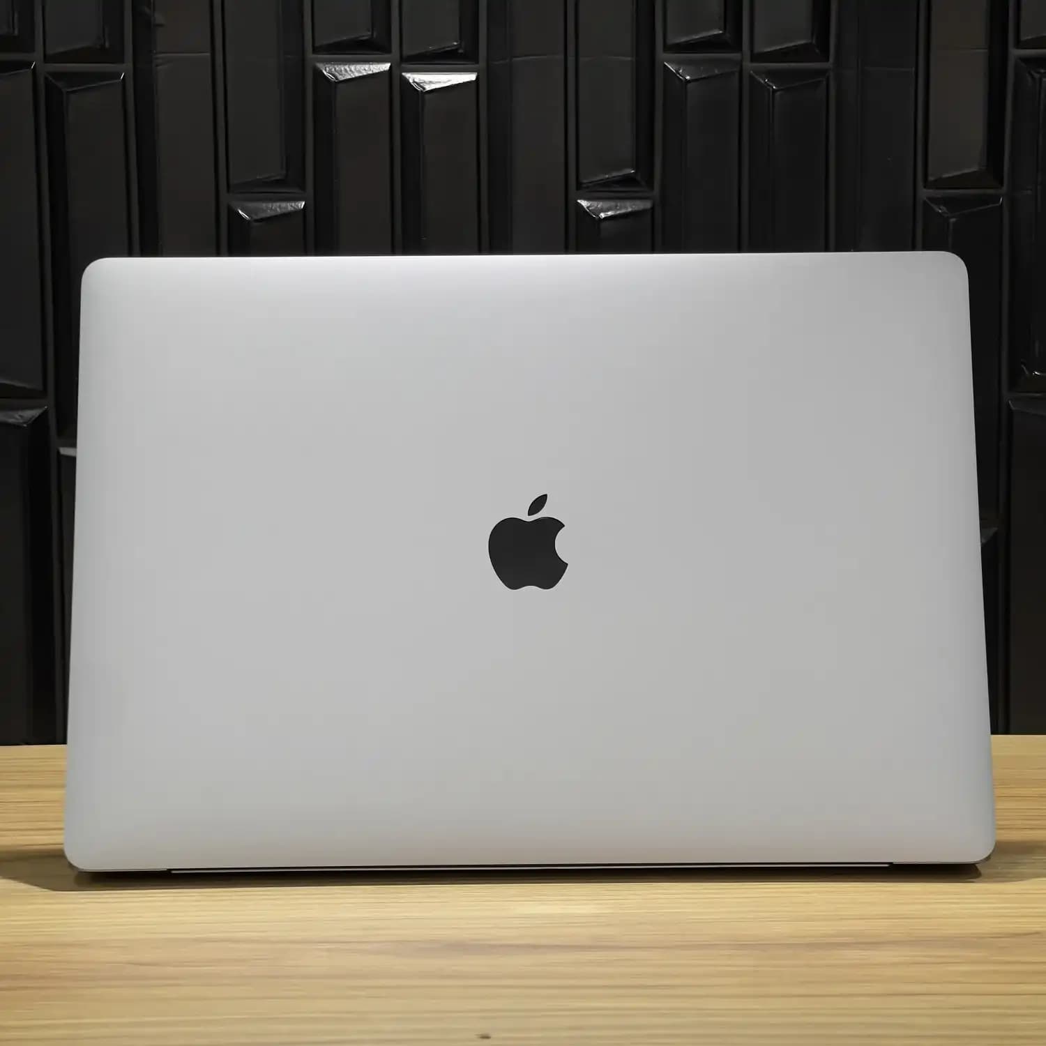 لپ‌تاپ MacBook Pro 2019 A1990