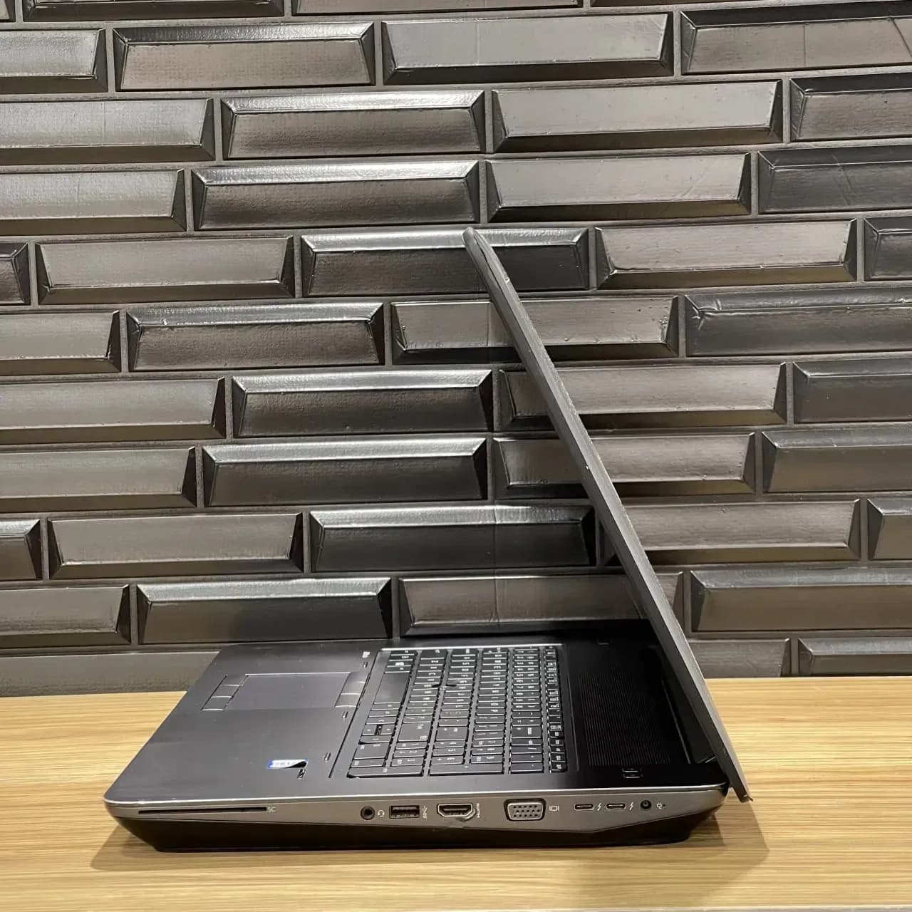 لپ تاپ hp zbook 17 g4 با حافظه 512SSD — تصویر ۸