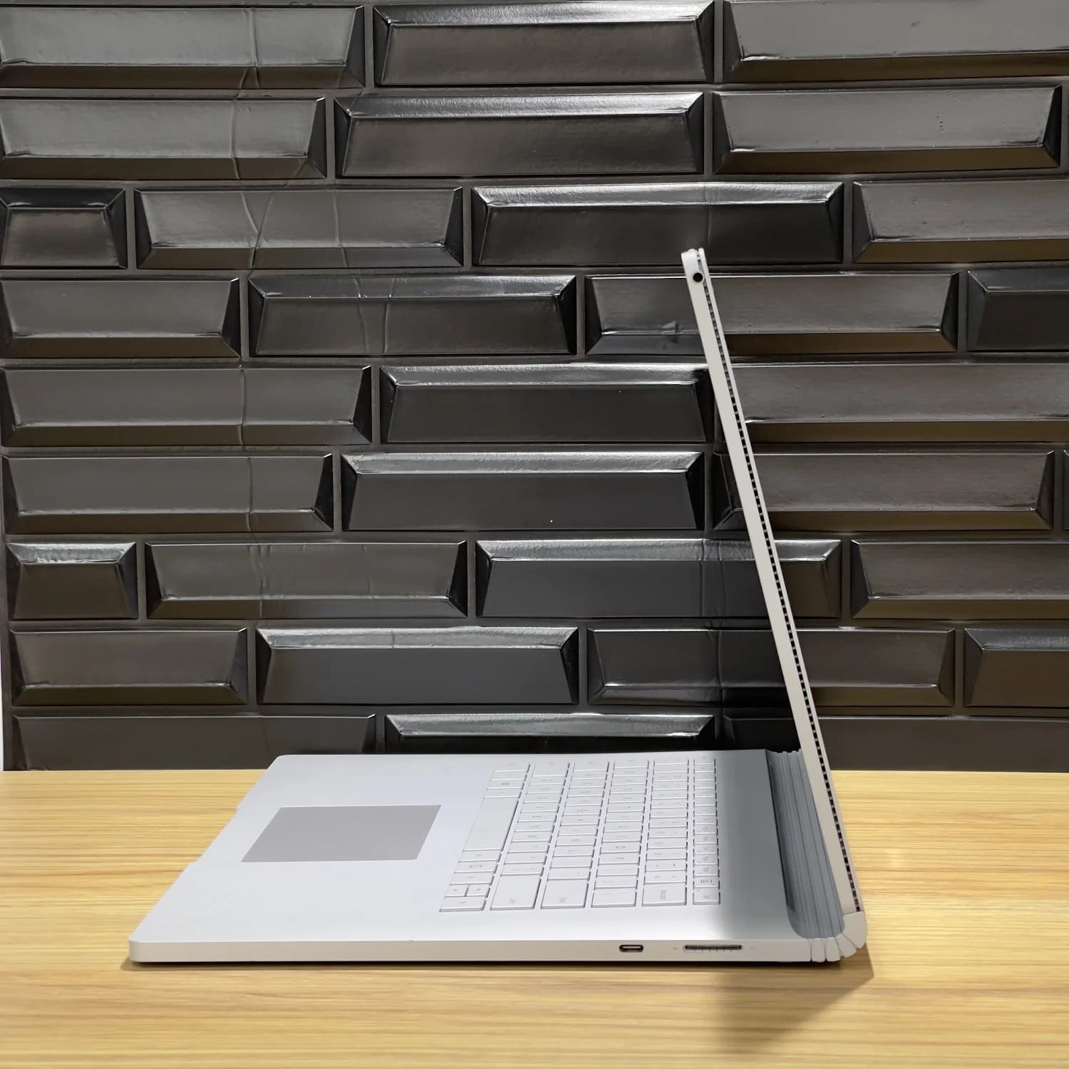 لپ‌تاپ تبلت‌شو Surface Book 3 — تصویر ۱۰
