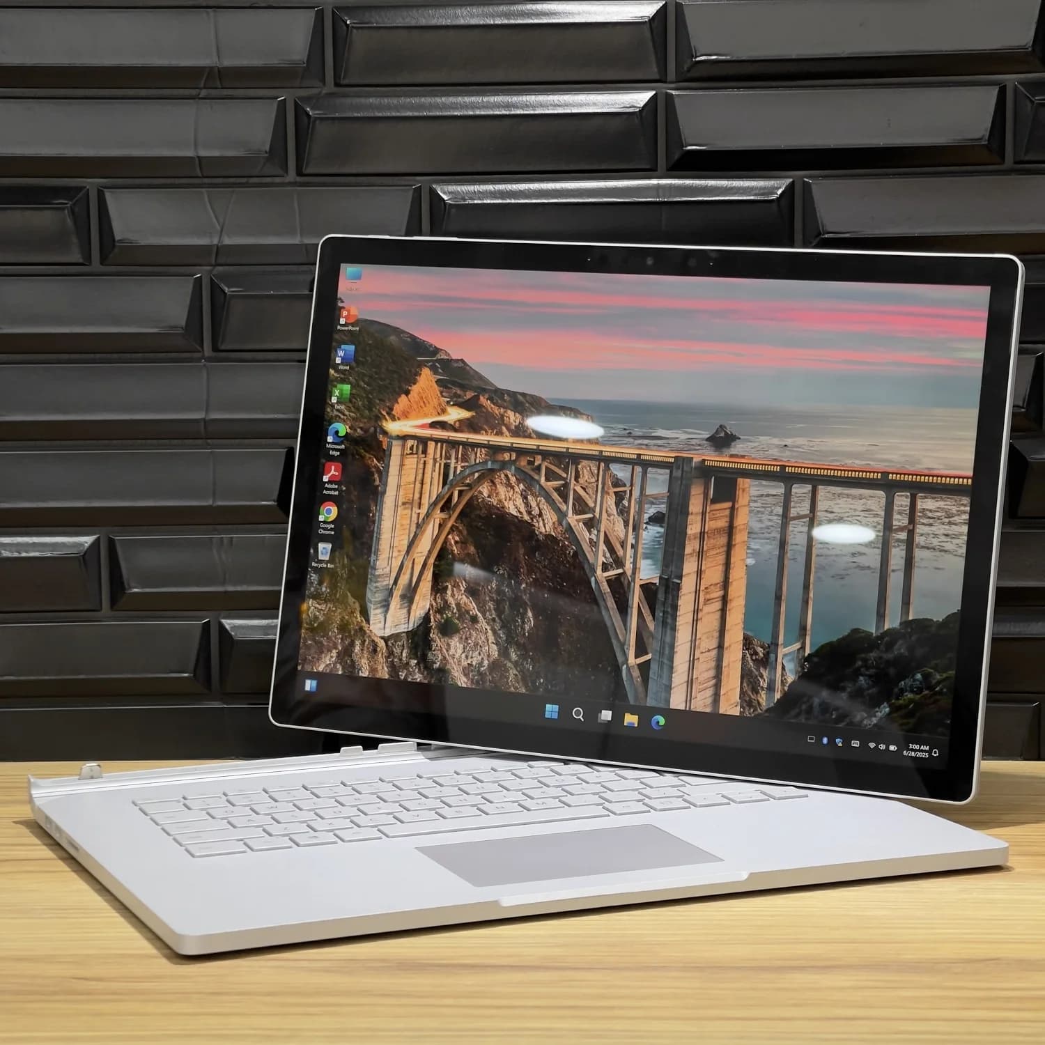 لپ‌تاپ تبلت‌شو Surface Book 3 — تصویر ۵