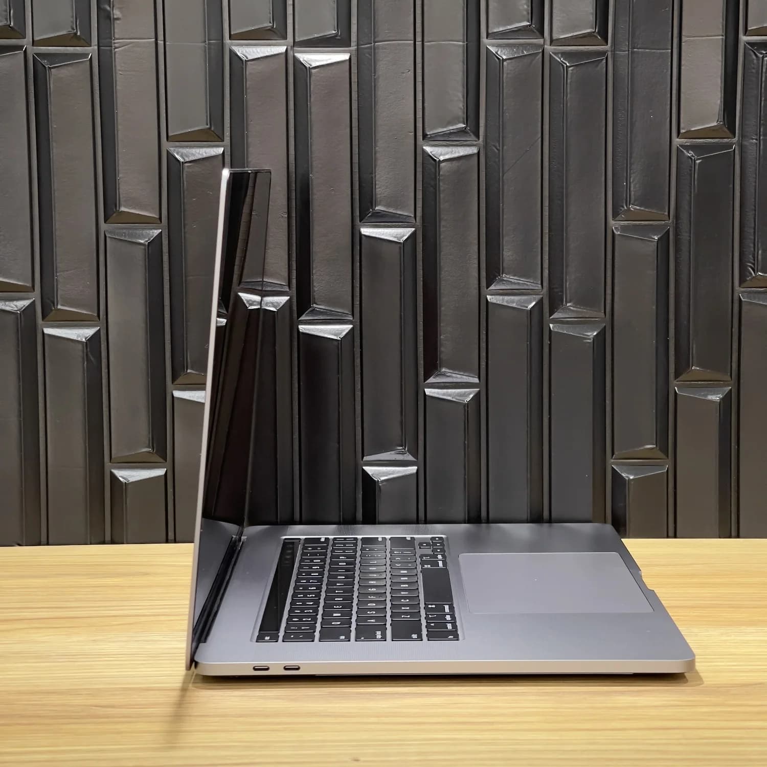 لپ تاپ مک بوک پرو Apple MacBook Pro 2019 — تصویر ۷
