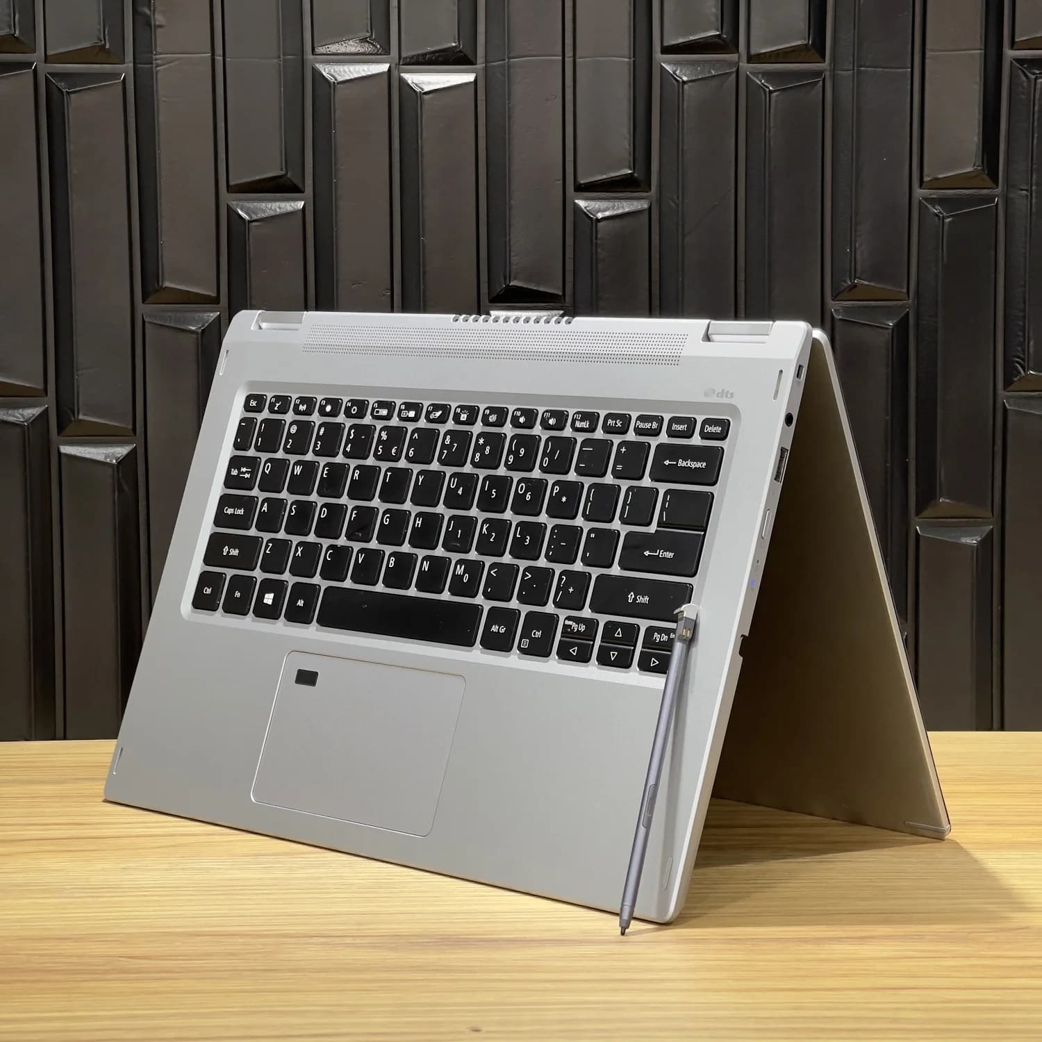 لپ‌تاپ لمسی Acer Spin SP314 — تصویر ۶