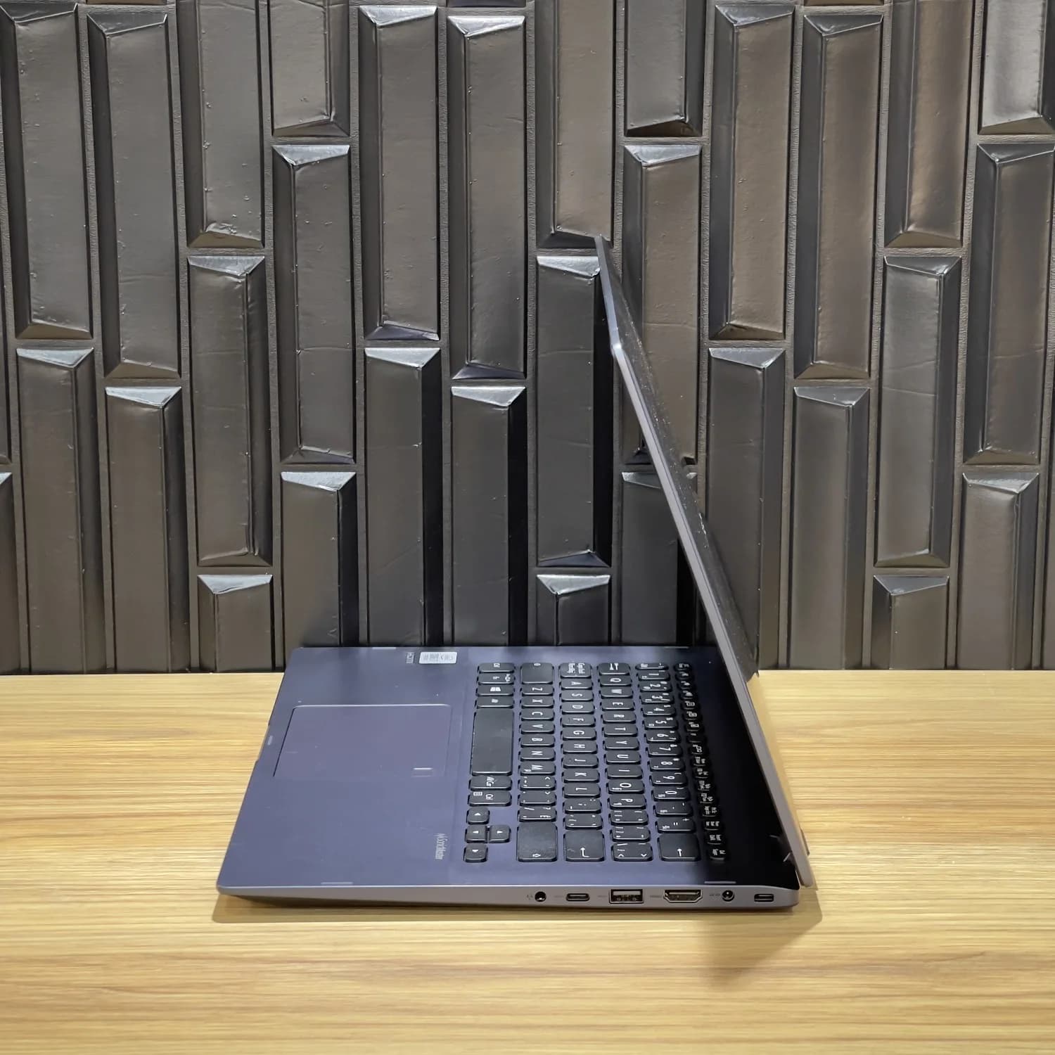 لپ تاپ لمسی ASUS VivoBook TP412F — تصویر ۸