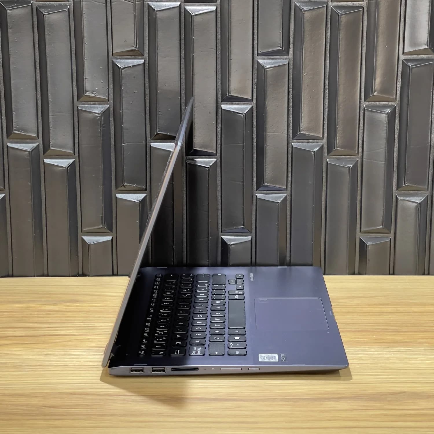 لپ تاپ لمسی ASUS VivoBook TP412F — تصویر ۴