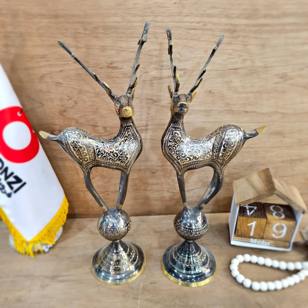 مجسمه برنز قلمزني آهو روي گوي 47 — تصویر ۵
