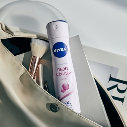 اسپری ضد تعریق زنانه نیوا Nivea مدل Pearl & Beauty حجم 150 میلی لیتر — تصویر ۲