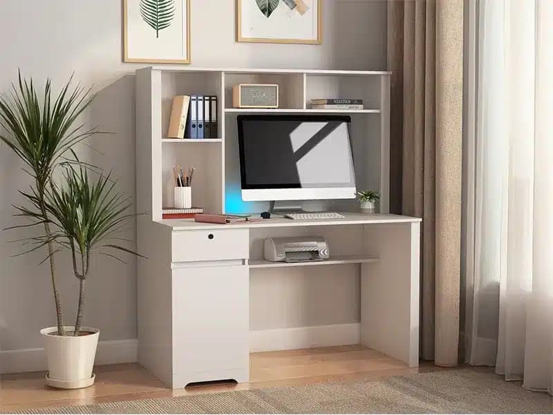 میز تحریر لیام — تصویر ۲