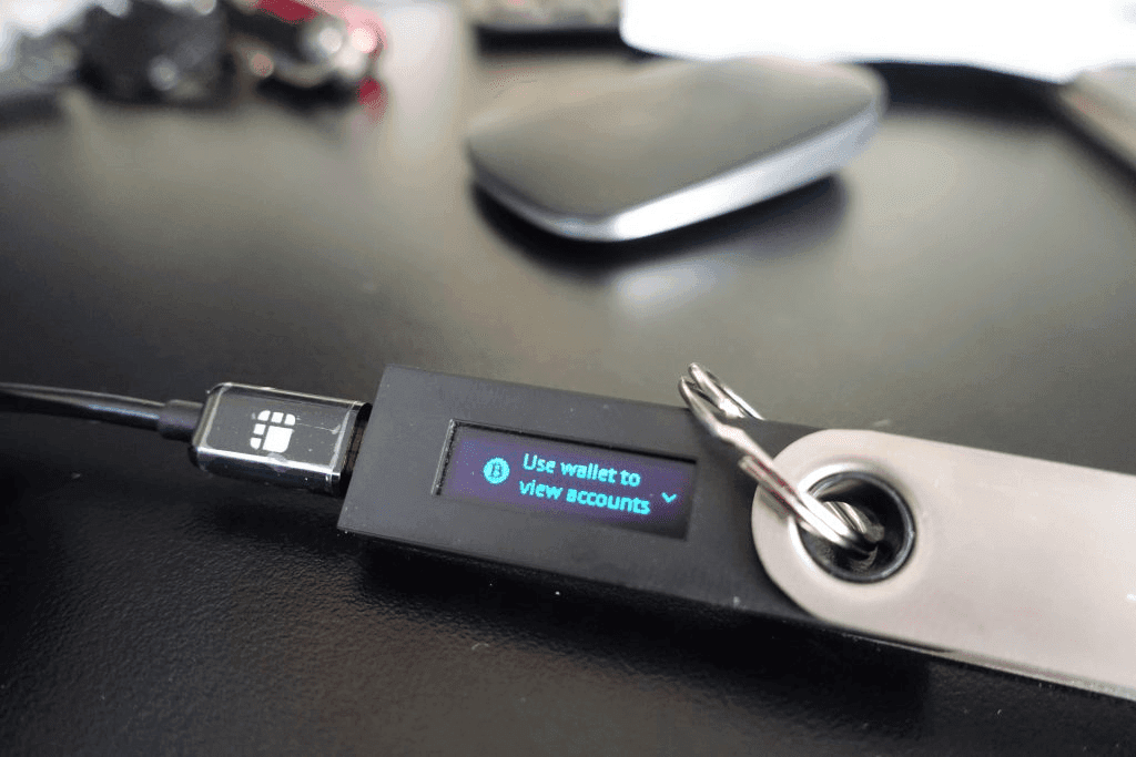 کیف پول فیزیکی لجر نانو اس Ledger nano s trans — تصویر ۴