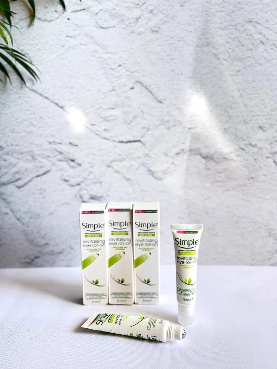 کرم دورچشم سیمپل SIMPLE REVITALISING EYE ROLL-ON — تصویر ۸
