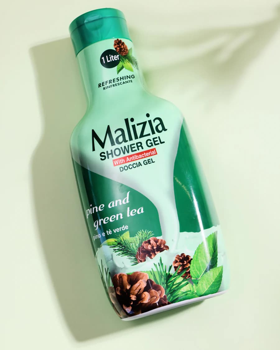 فوم حمام 1 لیتر مالیزیا آنتی باکتریال کاج و چای سبز | Malizia shower gel with antibacterial pine and green tea — تصویر ۴