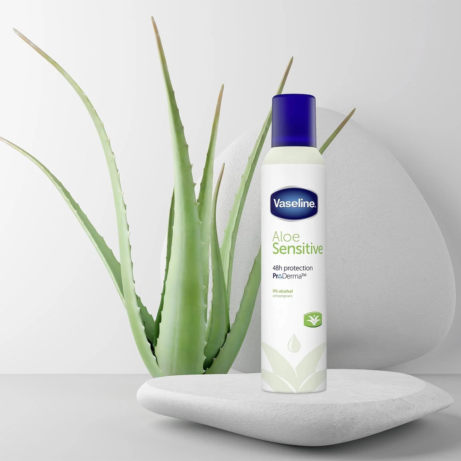 اسپری ضد تعریق وازلین زنانه 250 میل ضدحساسیت رایحه آلوئه ورا | Vaseline aloe sensitive
