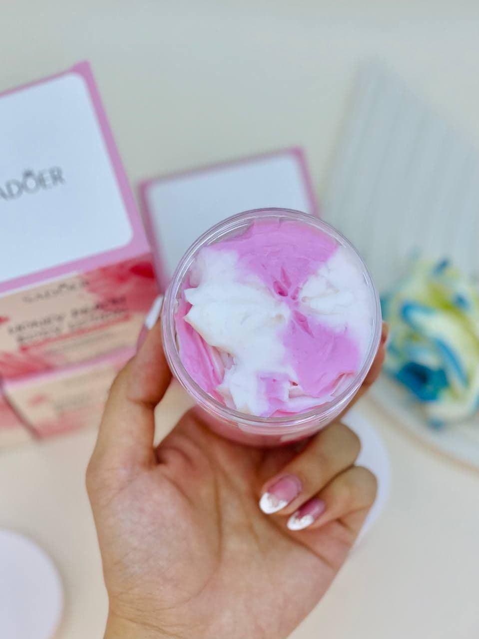بستنی بدن سادور HONY PEACH BODY LOTION SADOER — تصویر ۲