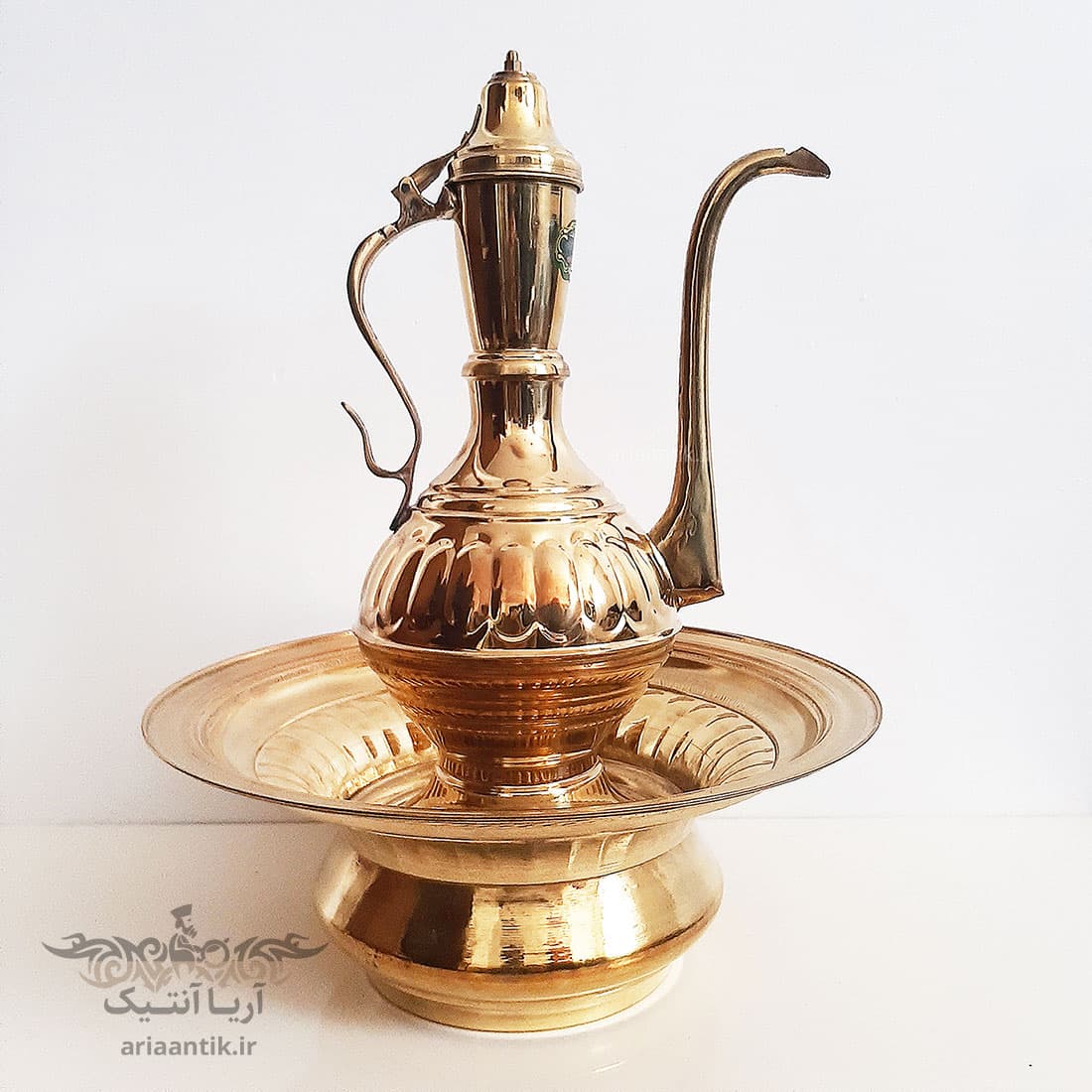 آفتابه لگن برنجی — تصویر ۳