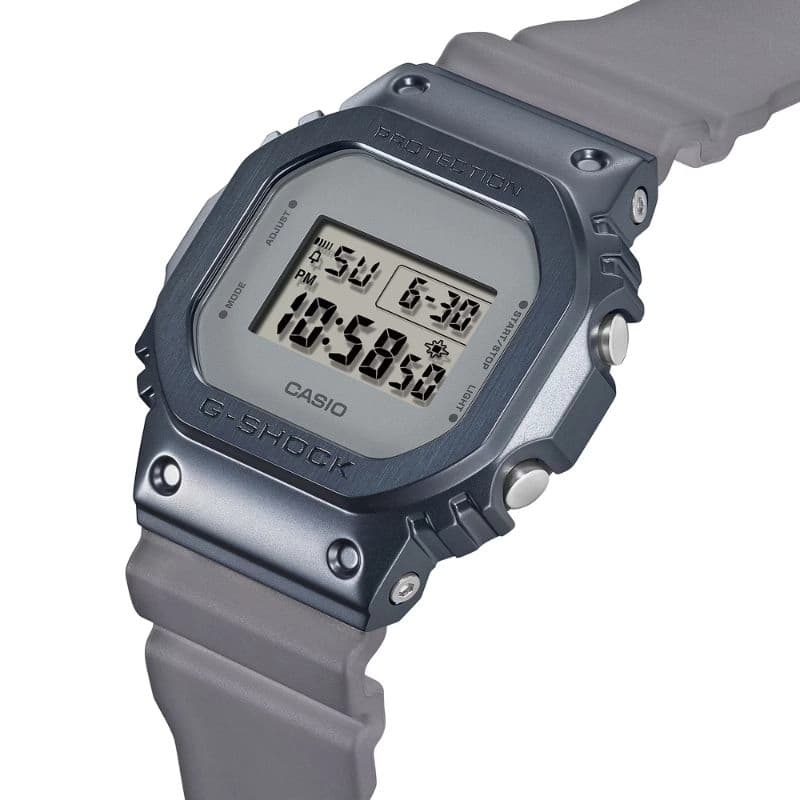 ساعت مچی مردانه کاسیو G-SHOCK مدل GM-5600MF-2DR — تصویر ۴