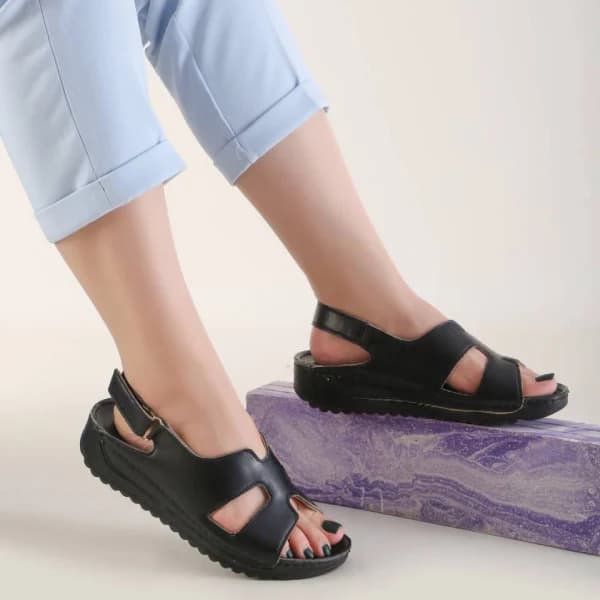 صندل طبی زنانه پشت دار کد 1021 — تصویر ۱۰