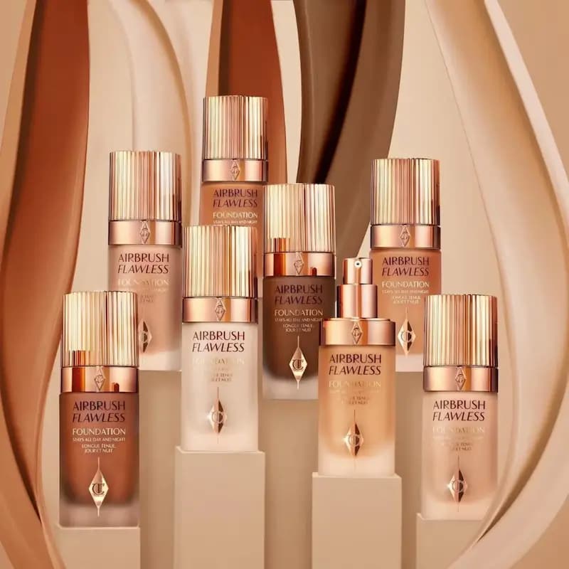 کرم پودر شیشه ای مات شارلوت تیلبری Charlotte Tilbury رنگ WARM 4 حجم 30 میل — تصویر ۵