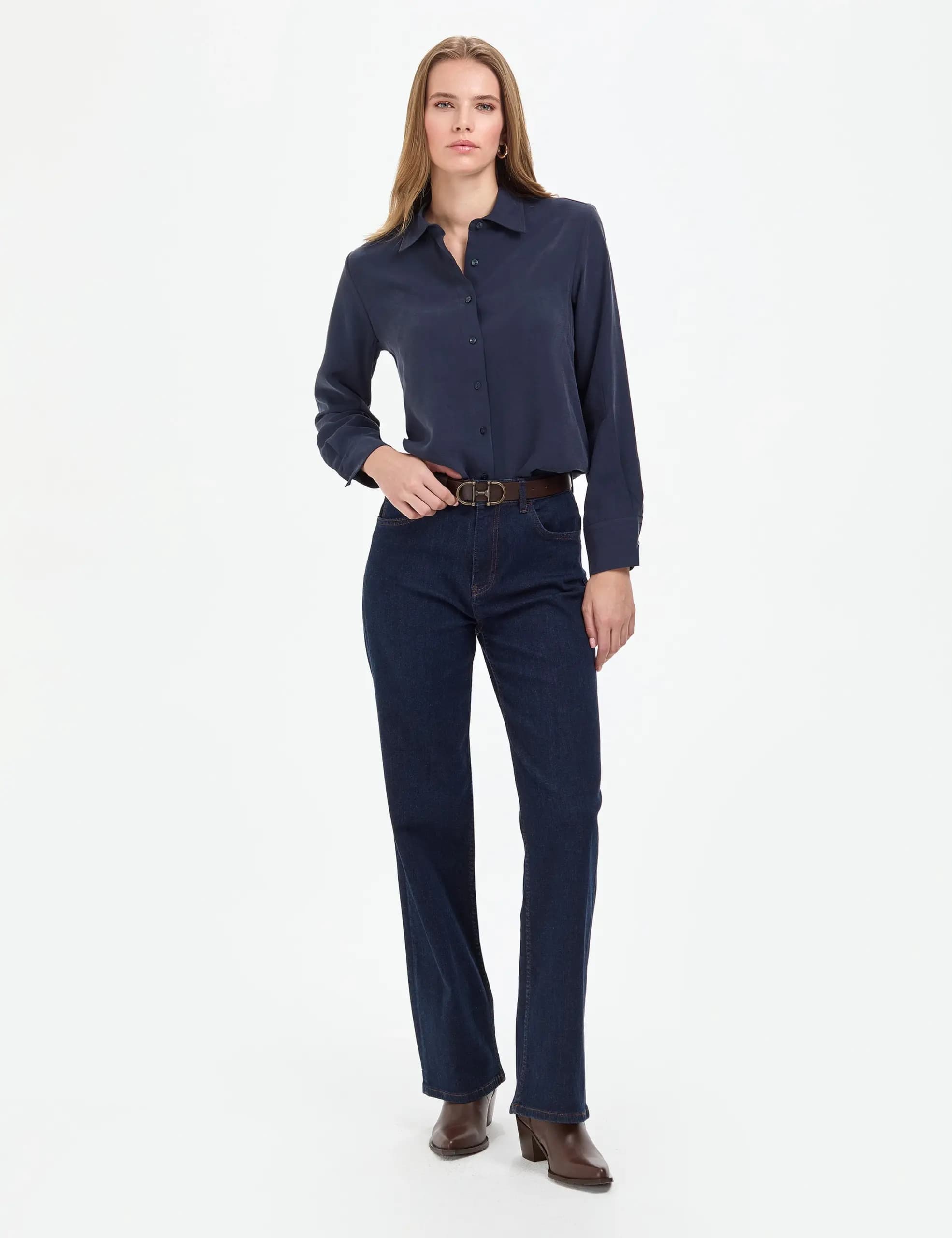 شومیز زنانه پیرکاردین مدل Comfort Fit رنگ آبی لاجوردی روشن — تصویر ۴