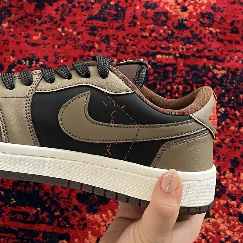 جردن تراویس اسکات بلک موکا — تصویر ۹