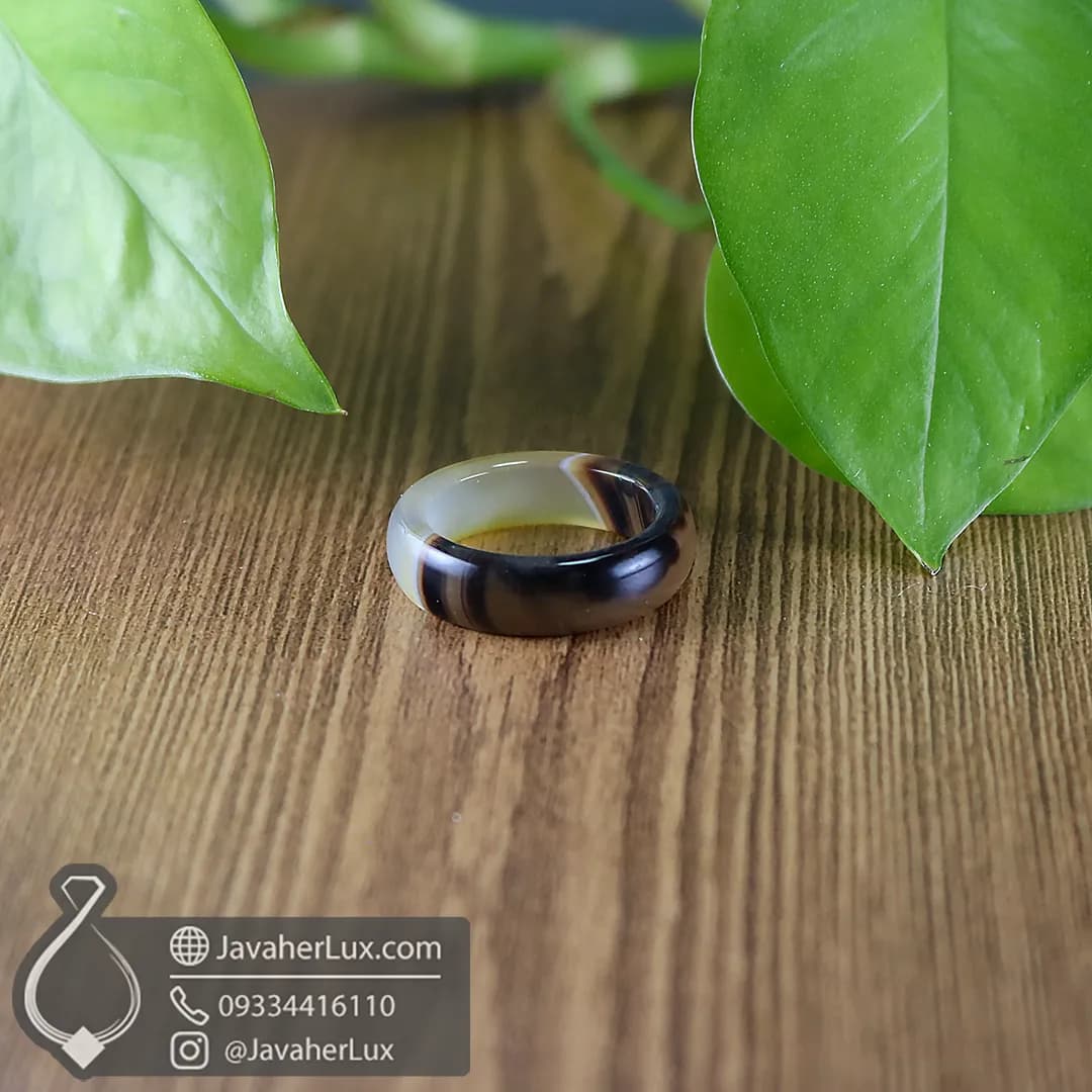 حلقه سنگی عقیق اصل و طبیعی دو رنگ کرم قهوهای _ کد 400976 — تصویر ۵