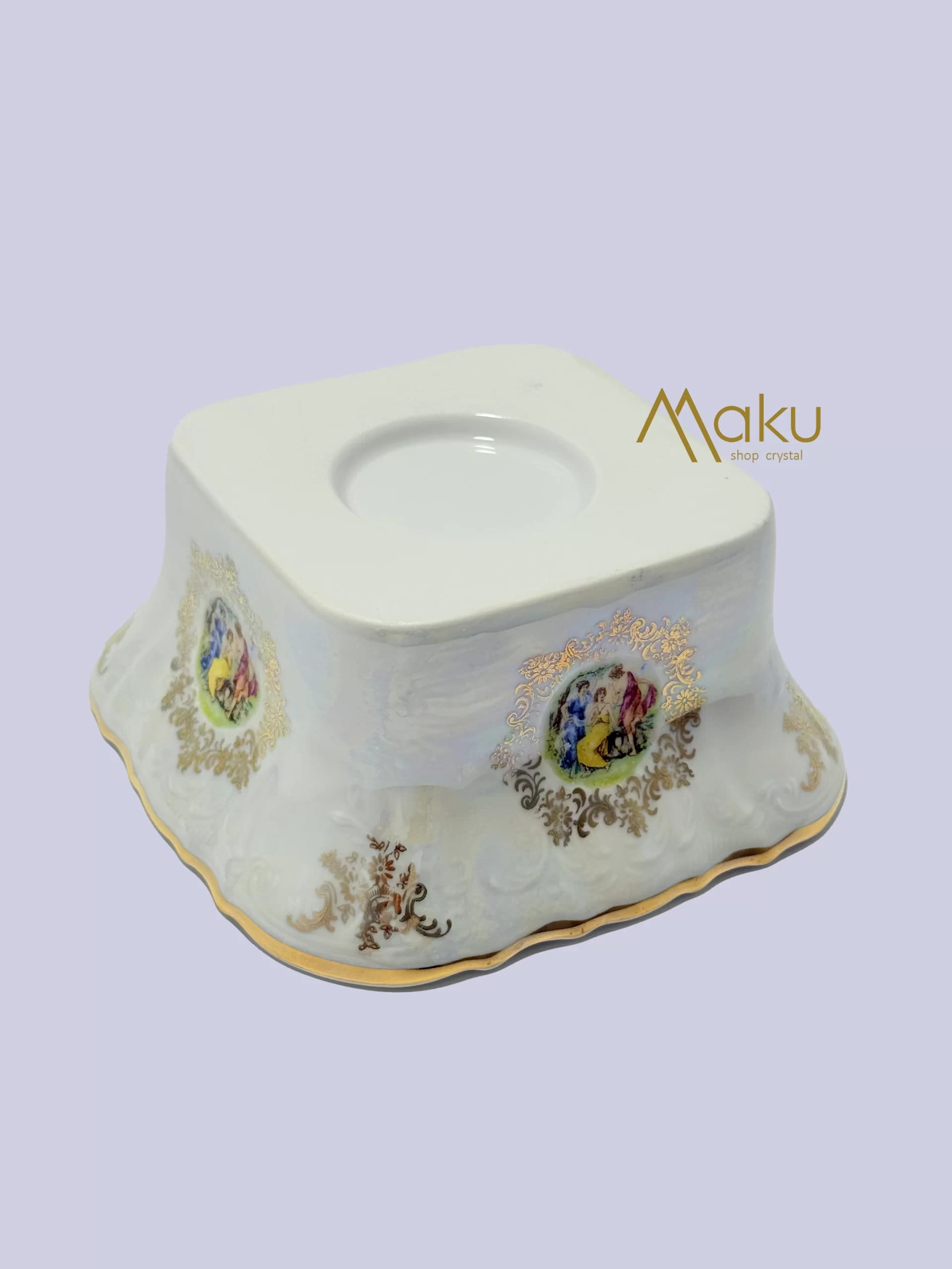 پایه سفید سه دختر