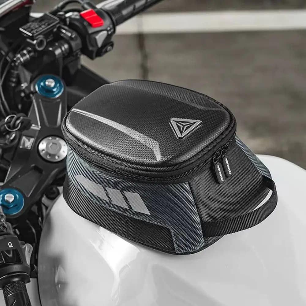 کیف روی باک مگنتی MOTOWOLF MB1 | ظرفیت ۴.۵ لیتر — تصویر ۴