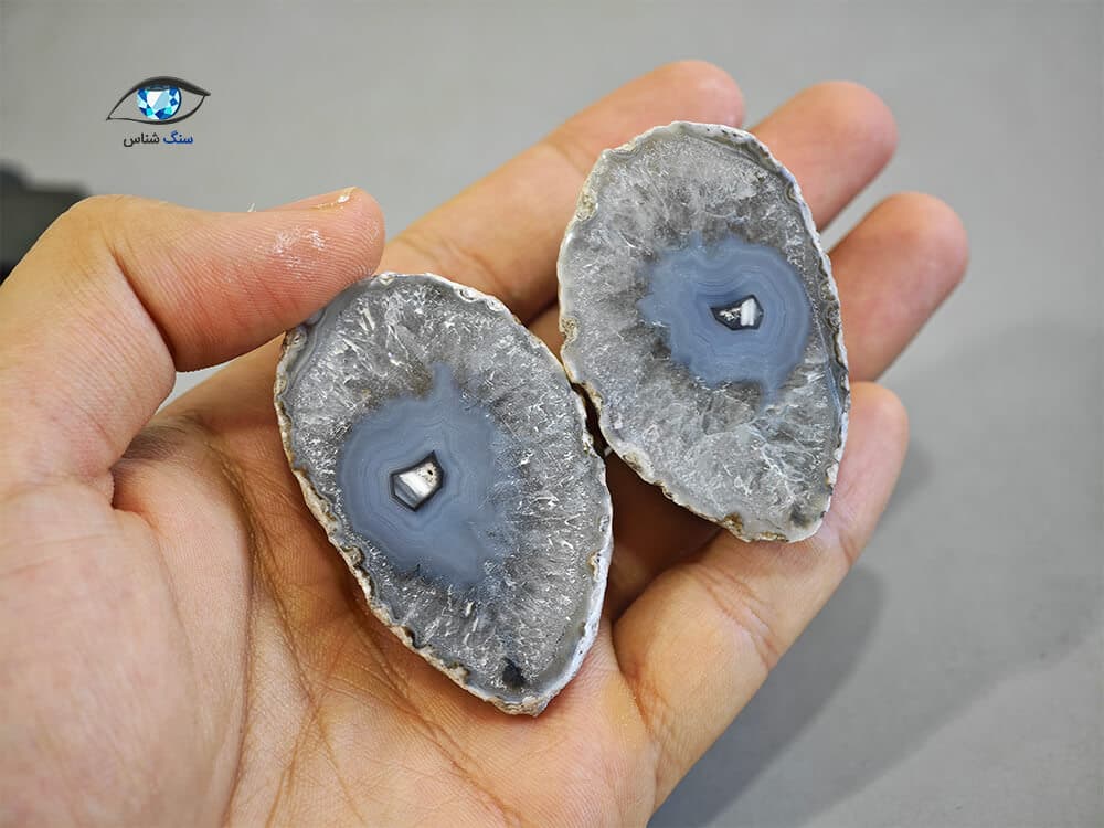 توپی عقیق آبی با حاشیه کوارتز 115 گرم — تصویر ۵