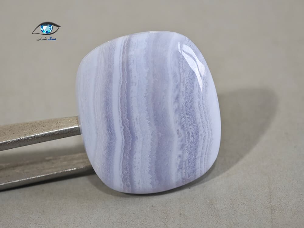 عقیق آبی نواری مستطیلی 7.4 گرم — تصویر ۲