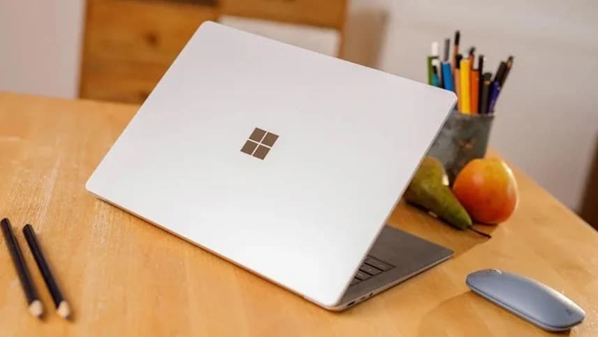 لپ تاپ مایکروسافت Microsoft Surface Laptop 2 Core i7-8650U 8 GB-256 GB — تصویر ۸