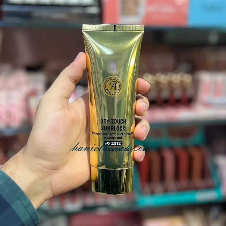 ضد آفتاب کلاژن وکالی بی رنگ SPF 90 (اورجینال) — تصویر ۱۰