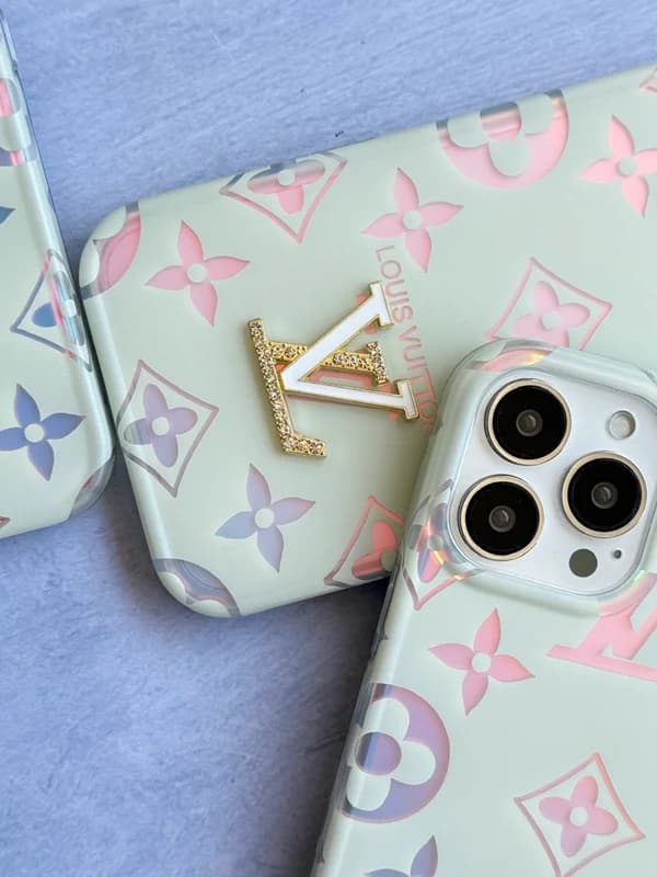 قاب Louis Vuitton طرح هولوگرامی — تصویر ۱۲